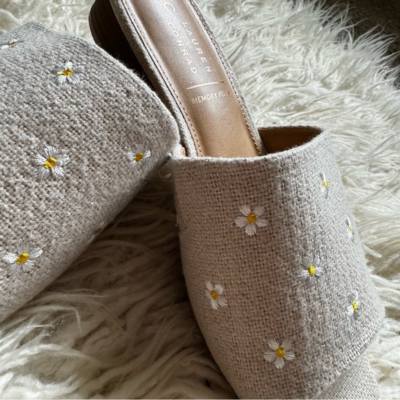 Lauren Conrad Daisy Slide Sandals - Picture 3 of 6